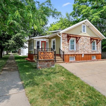 Newly Renovated - Private Home In The Heart Of Downtown Lake Geneva - Dog Friendly - Secluded Back Deck Exterior photo