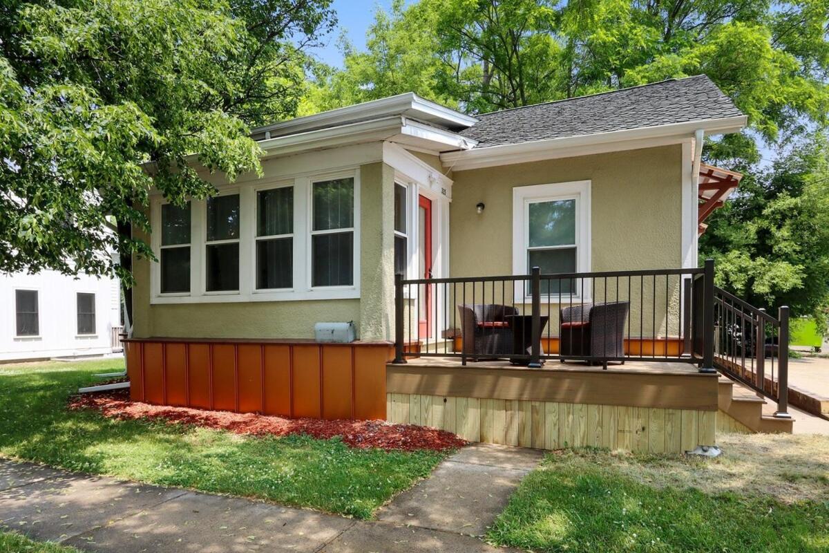 Newly Renovated - Private Home In The Heart Of Downtown Lake Geneva - Dog Friendly - Secluded Back Deck Exterior photo