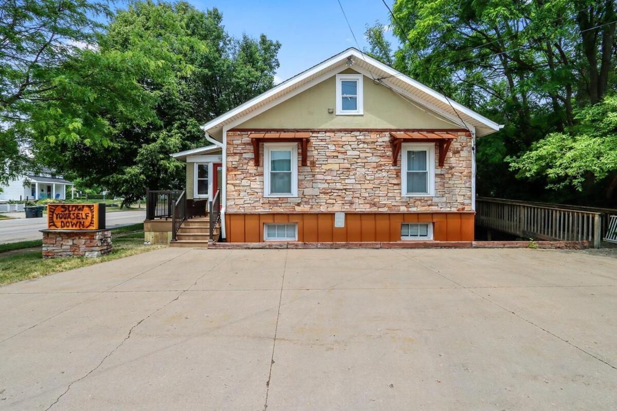 Newly Renovated - Private Home In The Heart Of Downtown Lake Geneva - Dog Friendly - Secluded Back Deck Exterior photo